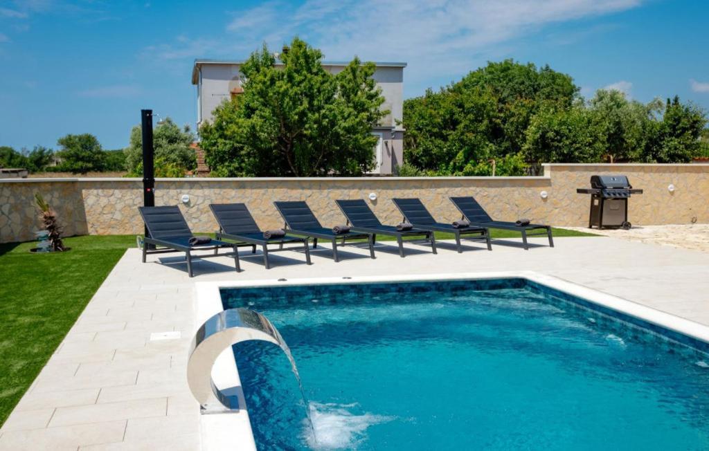 Beautiful Paula With Jacuzzi In Vila *