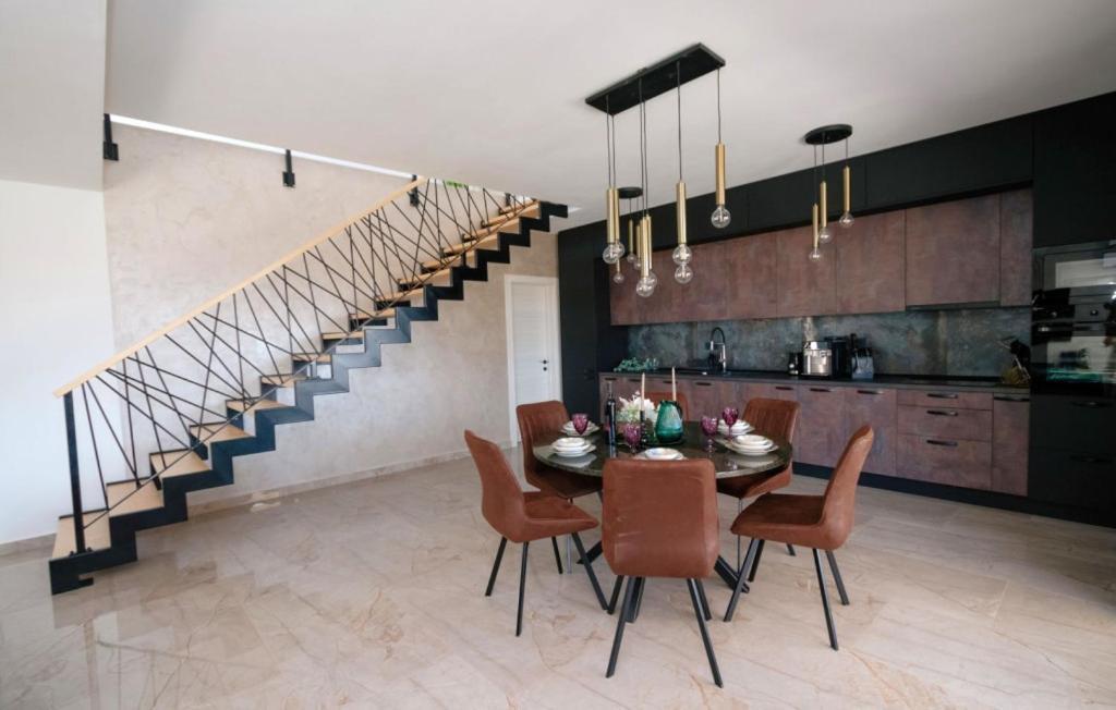 Vila Beautiful Paula With Jacuzzi In *